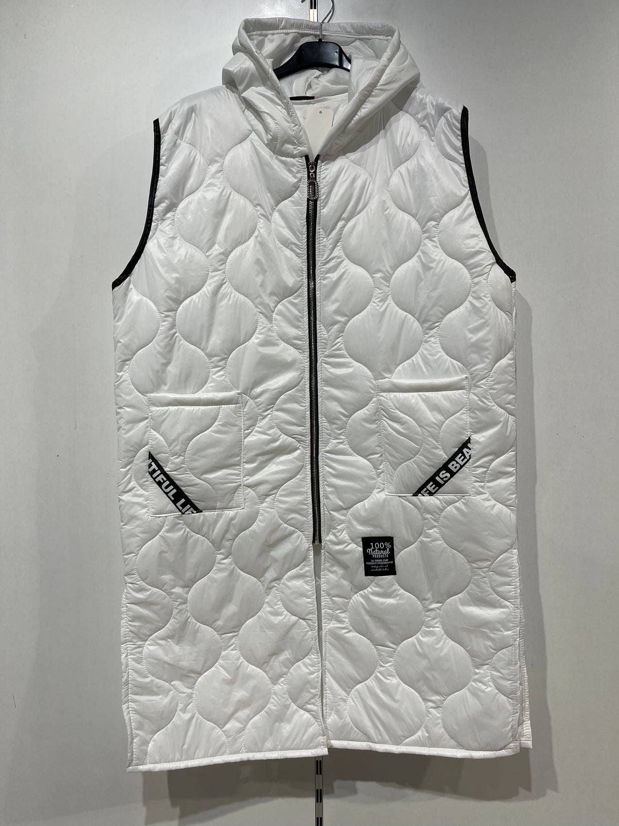 Sleeveless jacket