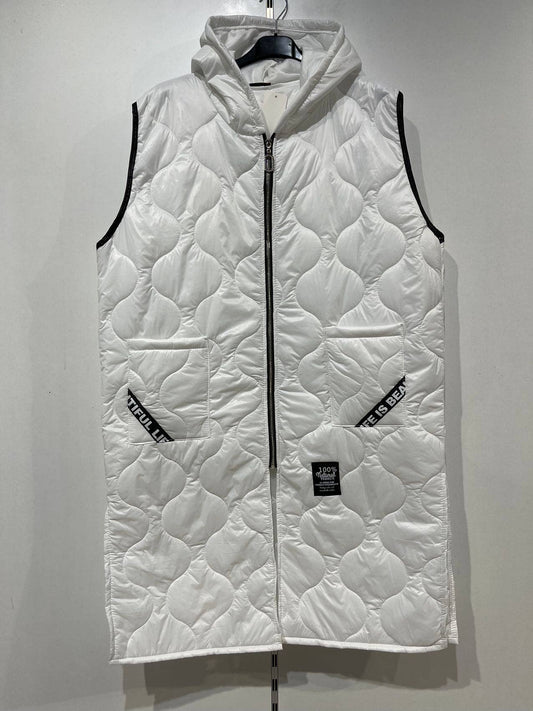 Sleeveless jacket